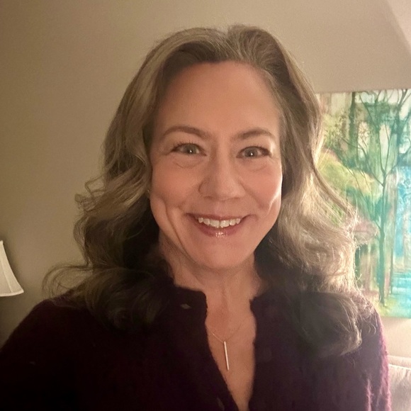 Meet your Posher, Tricia - Picture 1 of 1